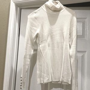 White House Black Market cream turtle neck sweater size large